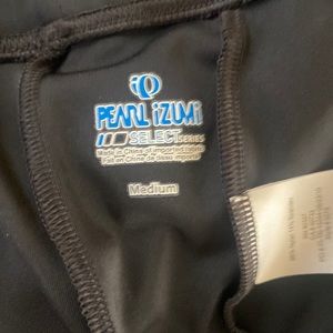NWOT Pearl Izumi bike shorts with padded seat.